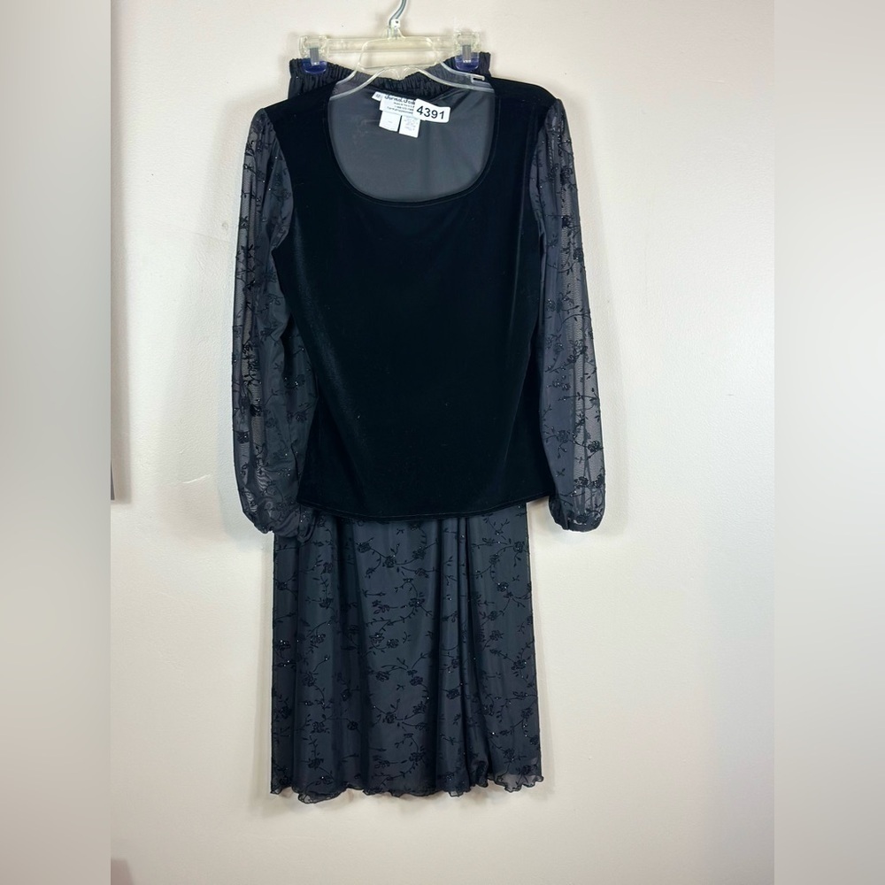Formal fashion 12 top / skirt preowned too 19 p2p 23-1/2 Len skirt maxi